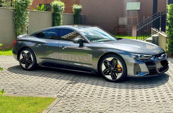 AUDI RS E-TRON GT ELÉTRICO QUATTRO AUDI RS E-TRON GT ELÉTRICO QUATTRO